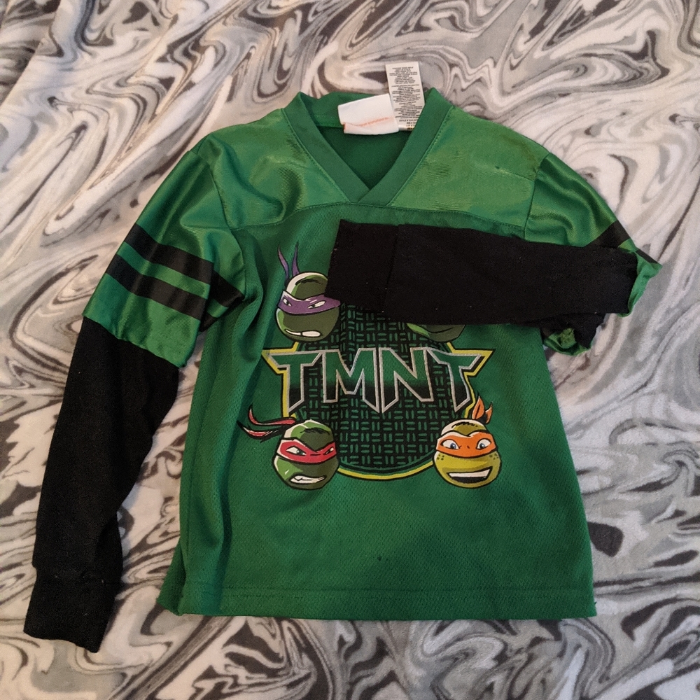 Boys TMNT shirt